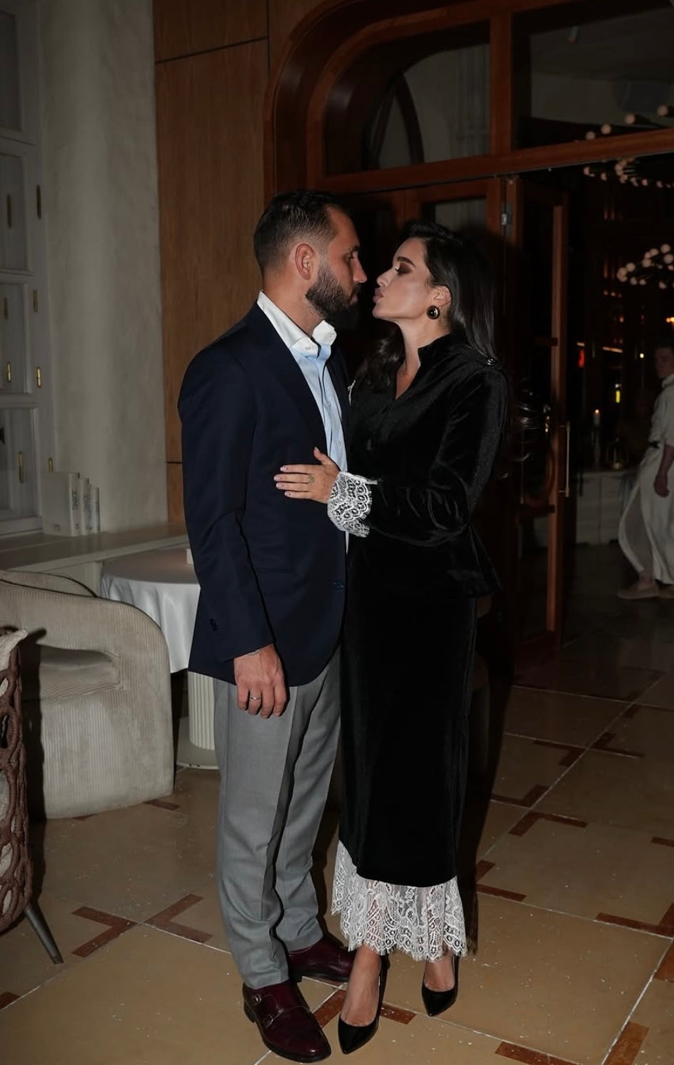 Jupe midi en velours « Meow » avec dentelle